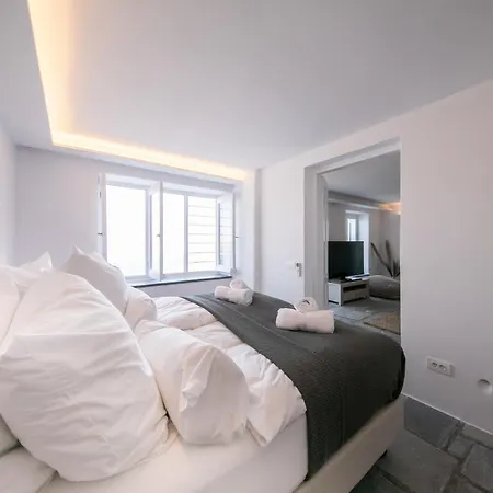 Joy Mykonos Boutique Ано Мера